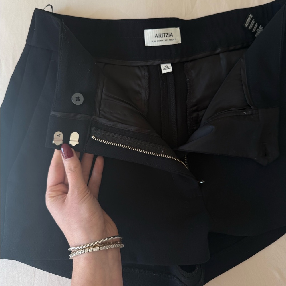 Aritzia Limitless Short - Micro - Picture 8 of 9